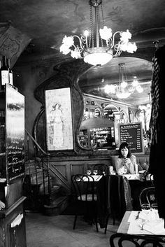 dining in Paris